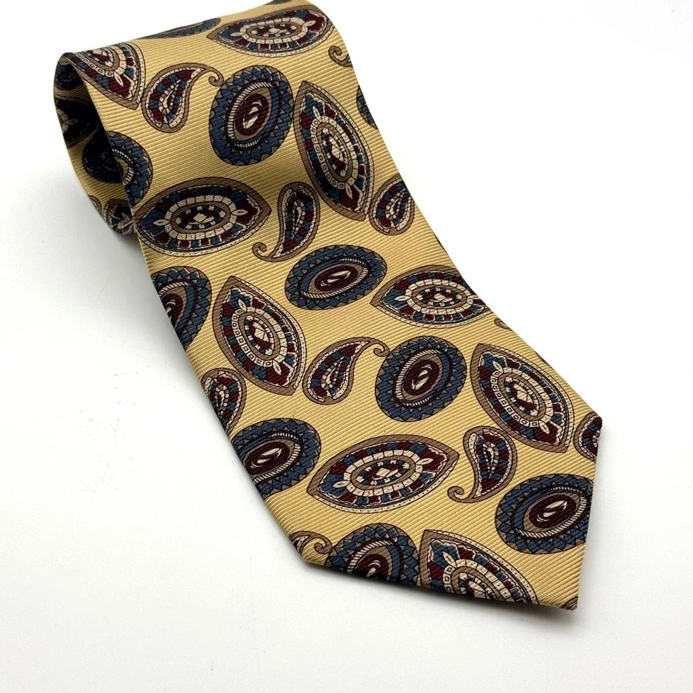 Stafford Executive Mens Gold Paisley Medallion Silk Necktie Made in‎ USA 4 Inch